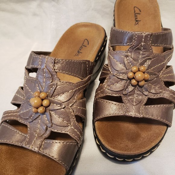 Clarks Metallic Sandals - Picture 1 of 3